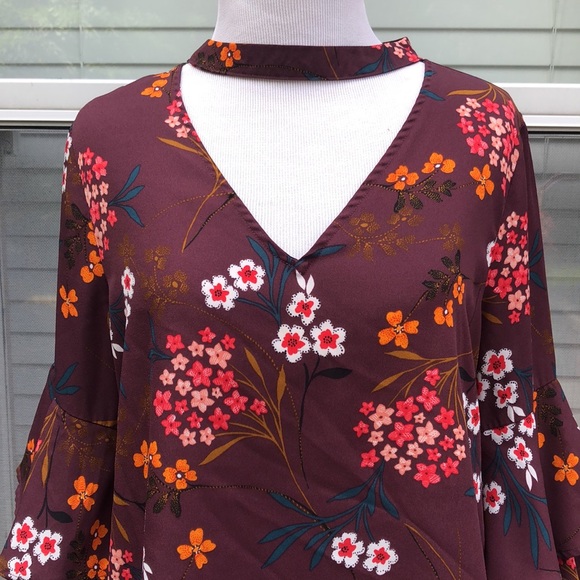 Lipslide Purple Floral Choker Bell Sleeve Top sz M - Picture 2 of 10